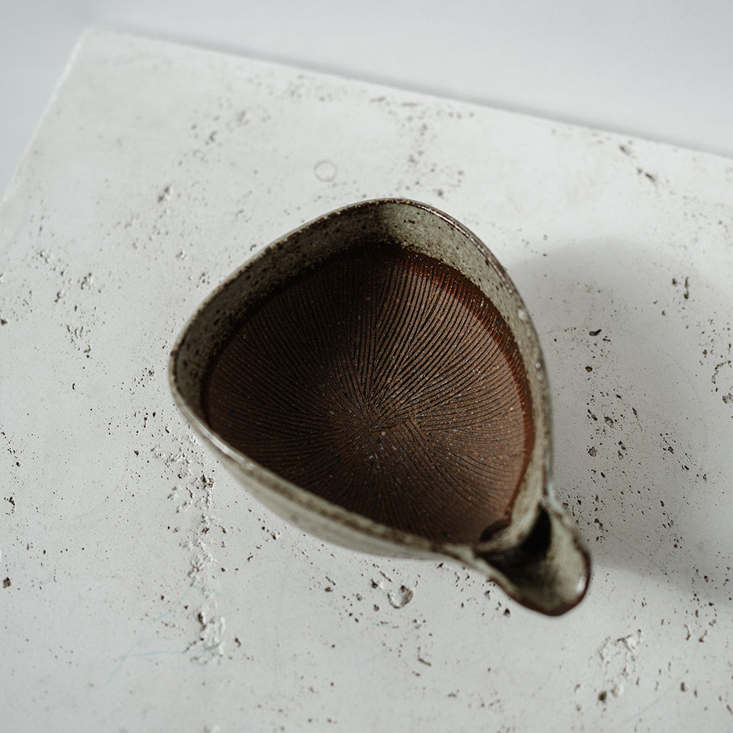 Vintage ceramic leaf-shaped dish