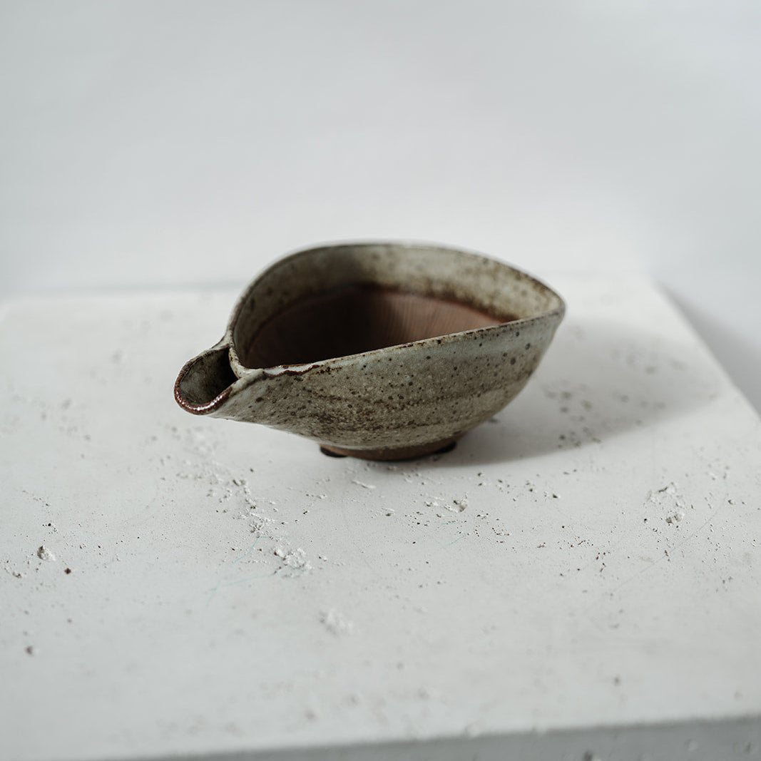 Vintage ceramic leaf-shaped dish
