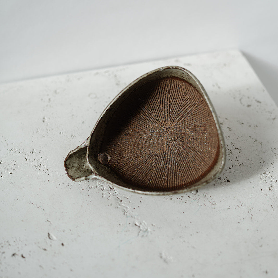Vintage ceramic leaf-shaped dish
