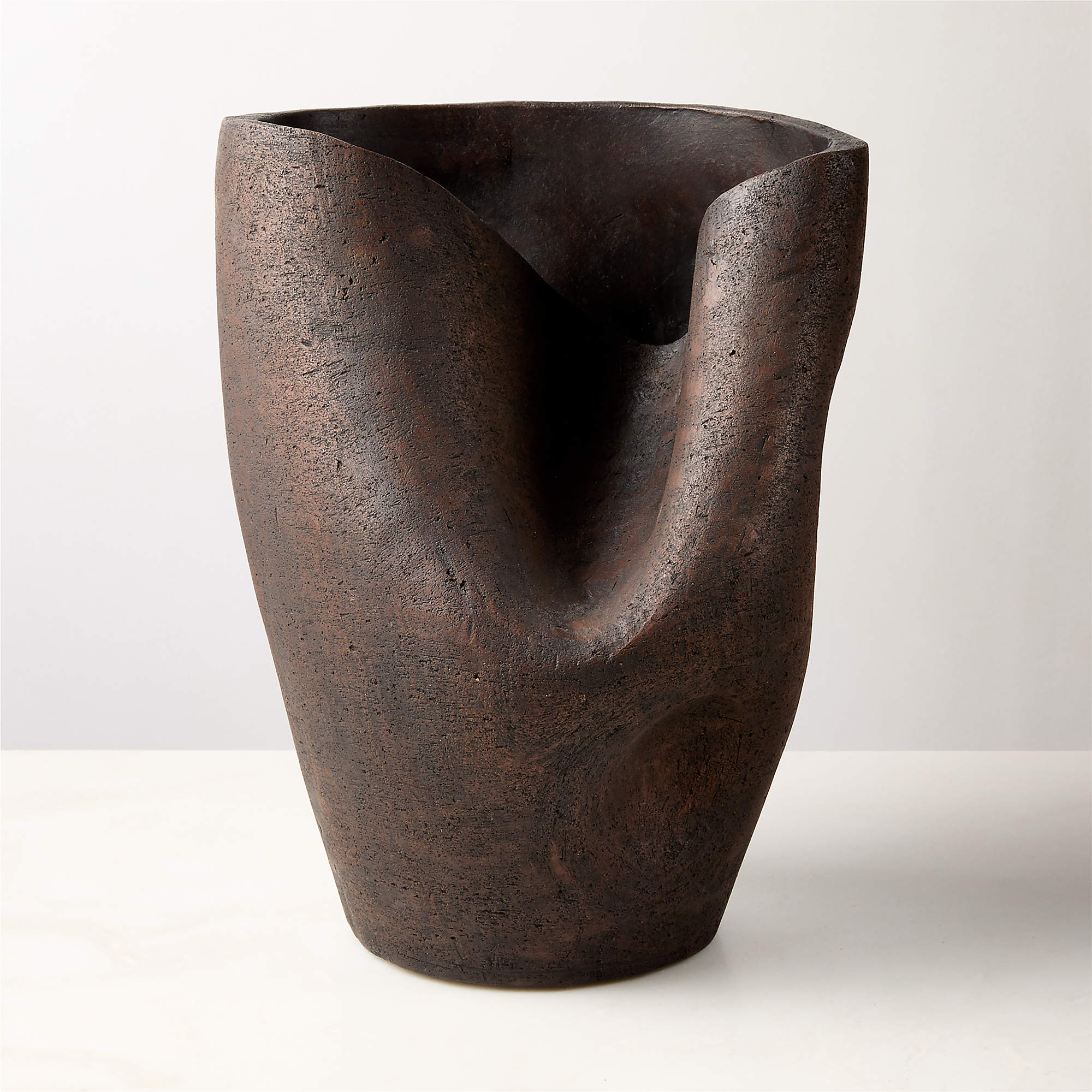 Forma Handcrafted Brown Terracotta